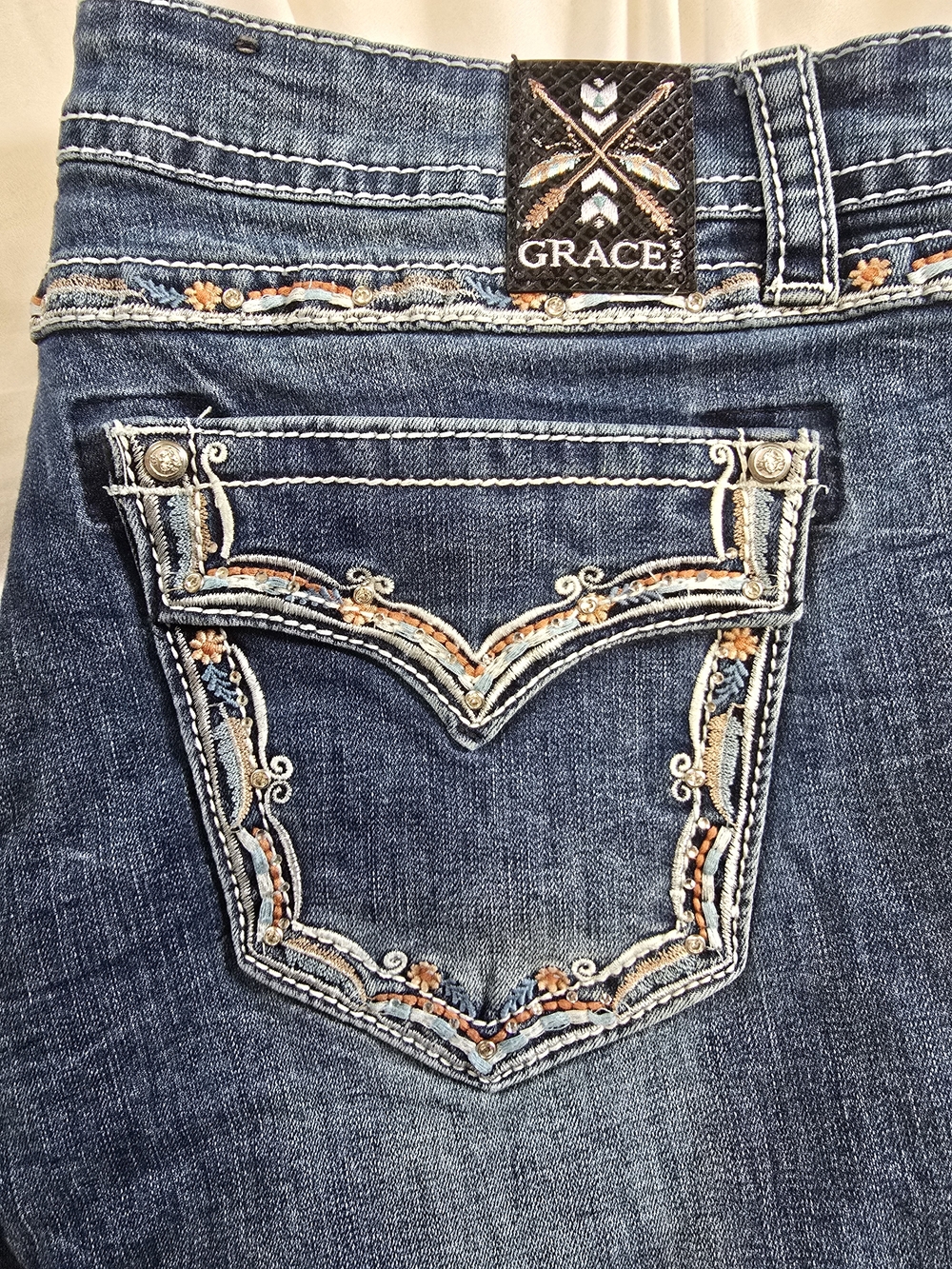 Grace in LA Easy Fit Bootcut Jeans Women’s Size 34 Embroidered Flap Pocket